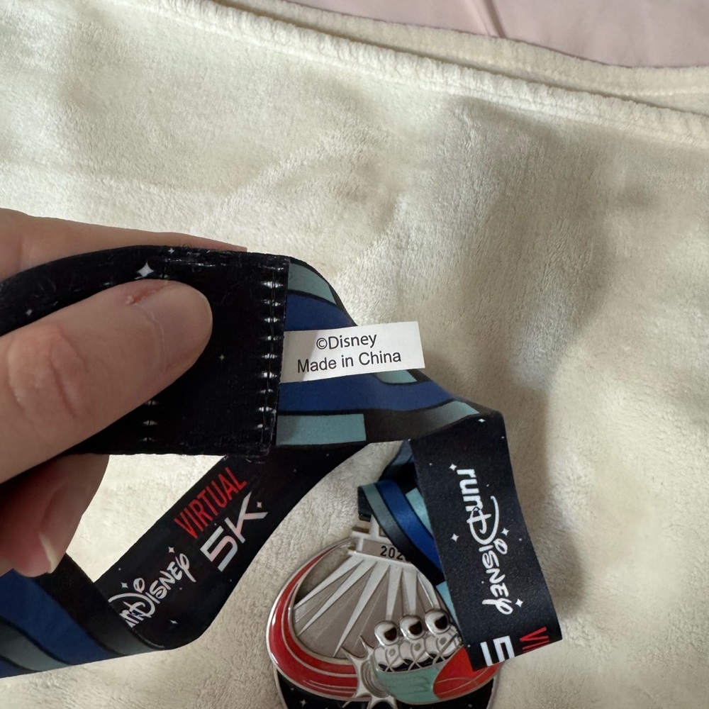 rundisney 2020 virtual 5k challenge space mountain medal - Picture 7 of 8